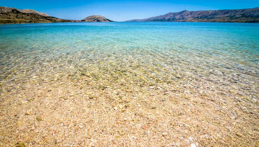 Der Partystand Zrce zählt zu den beliebtesten Stränden in Kroatien