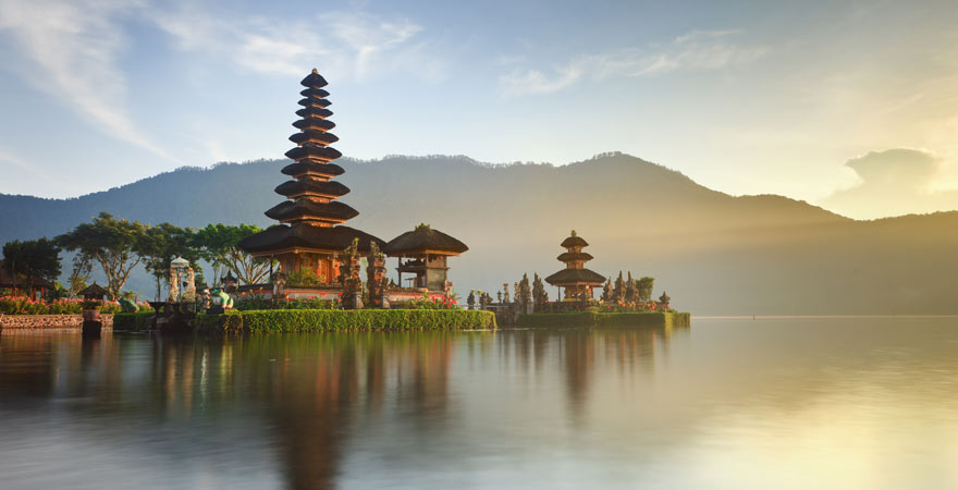 Der Tempel Pura Ulun Danu Bratan ist eine der meistfotografierten Sehenswürdigkeiten auf Bali