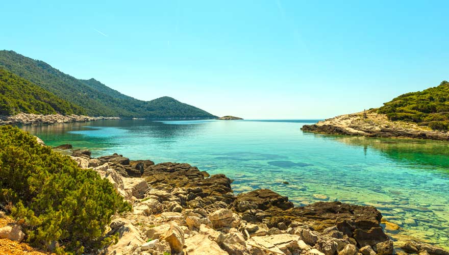 In der Nähe von Dubrovnik liegen die Strände von Veliko Jezero auf Mljet