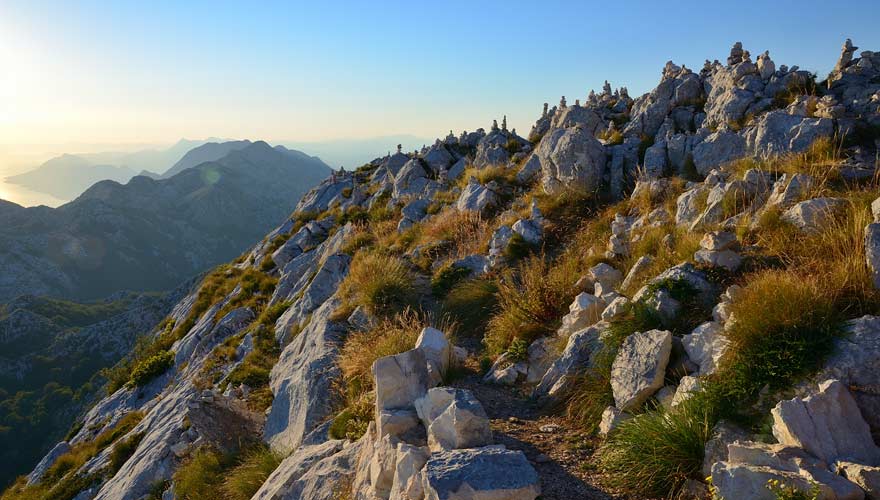 Ausblick auf dem Gipfel des Sveti Jure in Kroatien