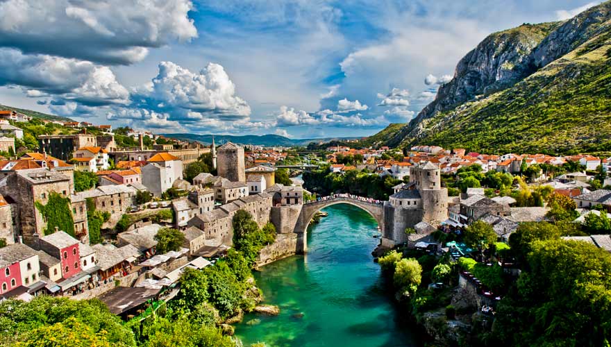 Stari Most in Mostar ist eine der schönsten Brücken