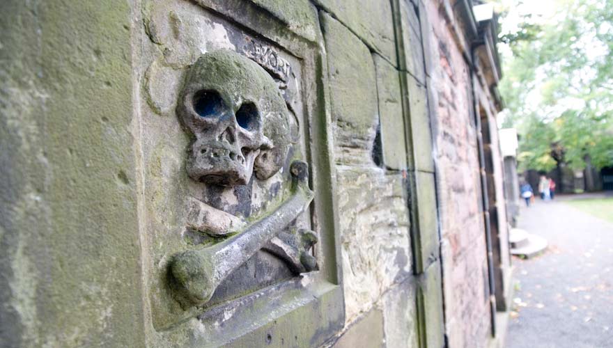 Der Greyfriars Kirkyard ist ein gruseliger Ort in Edinburgh
