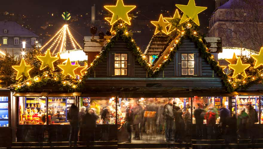 Weihnachtsmarkt an der Stiftskirche in Stuttgart