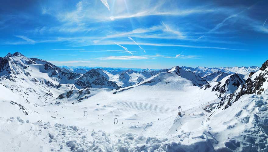 Skifahren ist typisch für Österreich