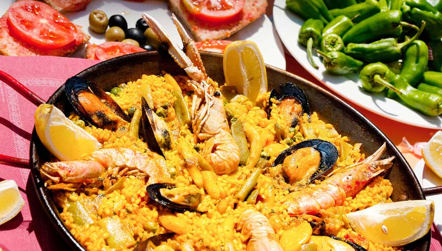 Typisch spanisch ist eine Paella