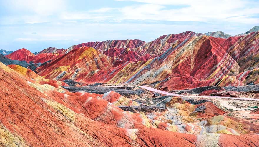 Regenbogenberge im Zhangye-Danxia-Nationalpark in China