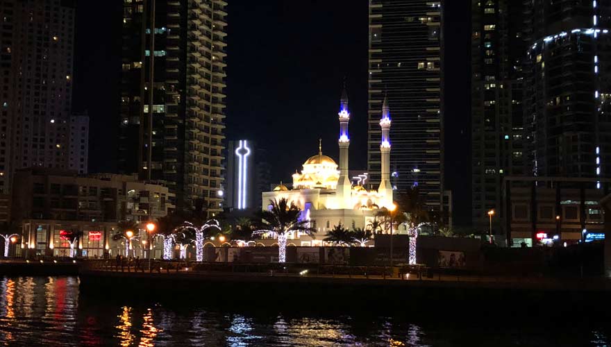 Dubai Marina bei Nacht