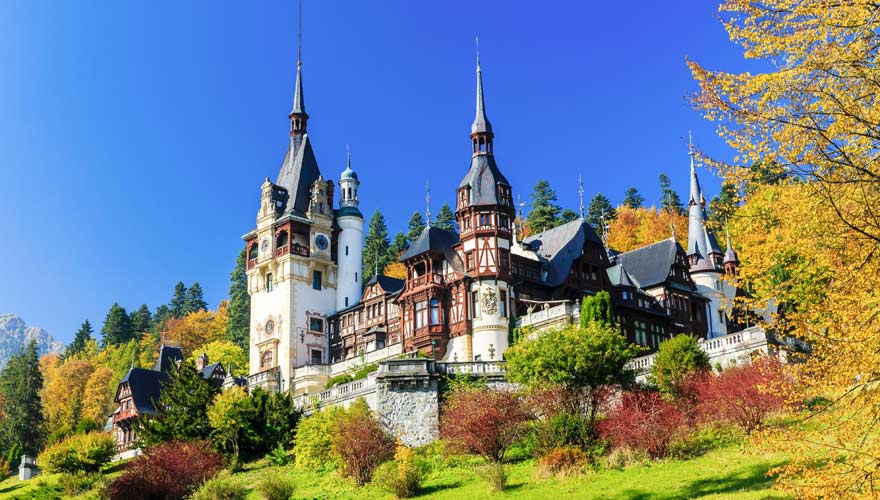 Der Peles Palast - eine der Top-Sehenswürdigkeiten in Rumänien