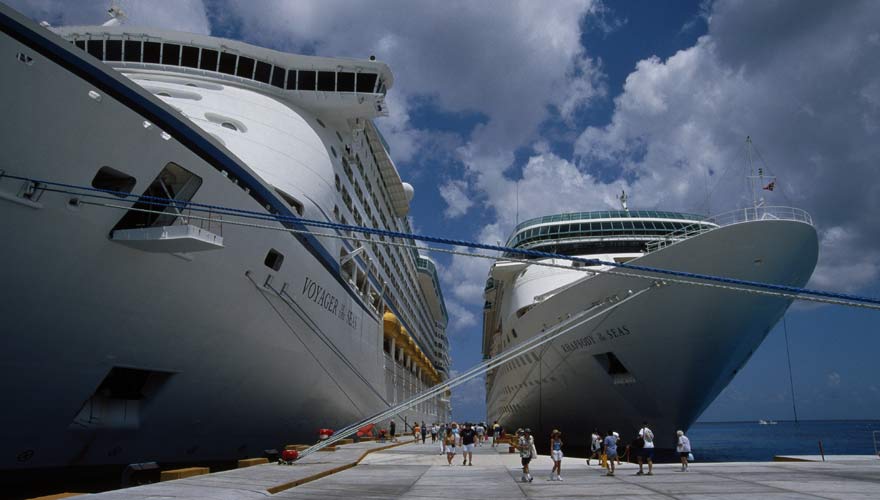 Ausflüger von einem Kreuzfahrtschiff