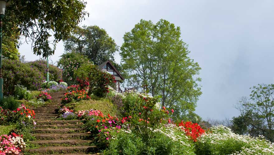 Gartenanlage des Bhubing Palace in Chiang Mai