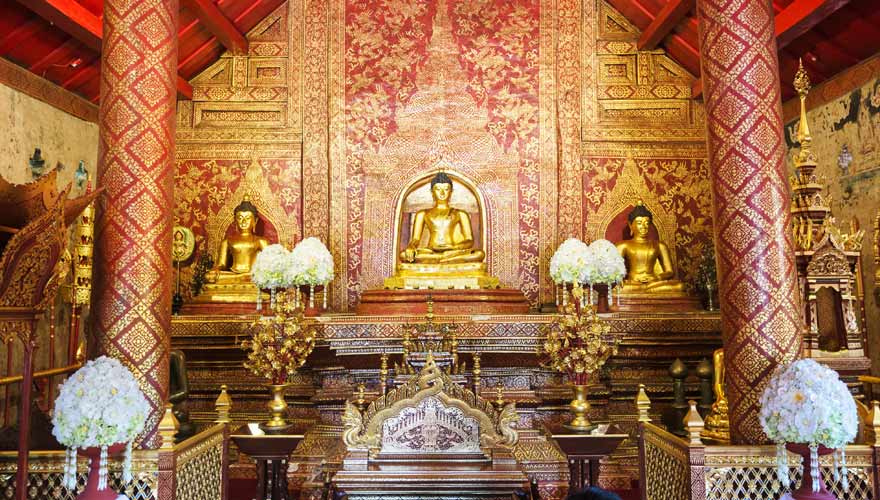 Sitzender Buddha im Wat Phra Singh in Chiang Mai