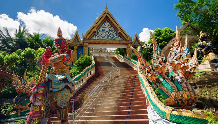 Stufen zum Wat Khao Rang Tempel in Phuket