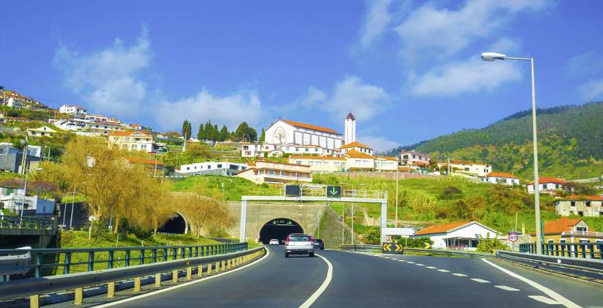 Straßentunnel auf Madeira
