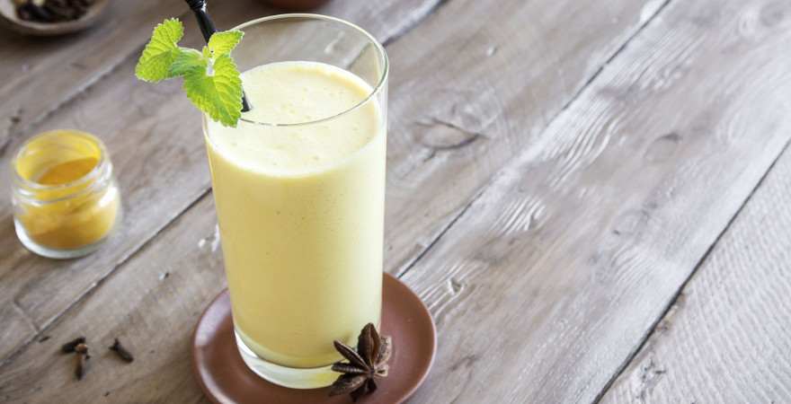 Ein Glas Lassi ist erfrischend und gesund