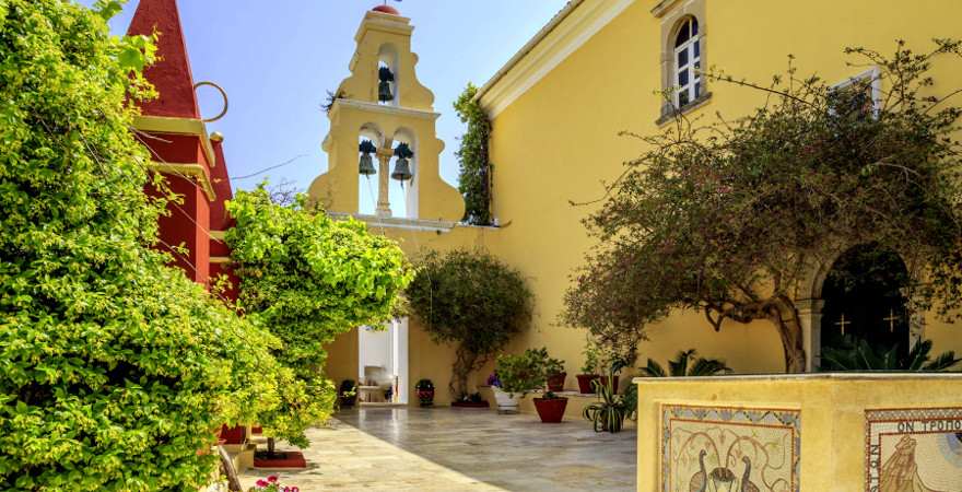 Hof des Klosters Paleokstritsa auf Korfu