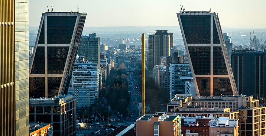 Plaza de Castilla mit Puerta de Europa in Madrid