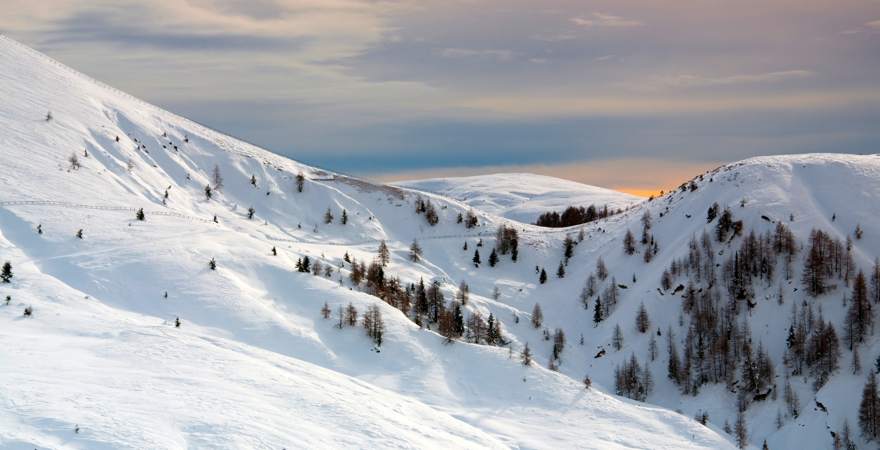 verscneites bergpanorama in südtirol