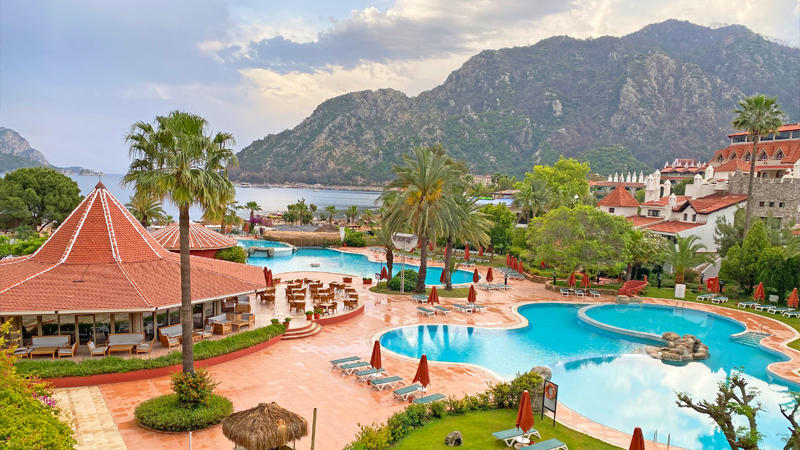 Blick auf Poolanlage des Marti Resorts in Marmaris