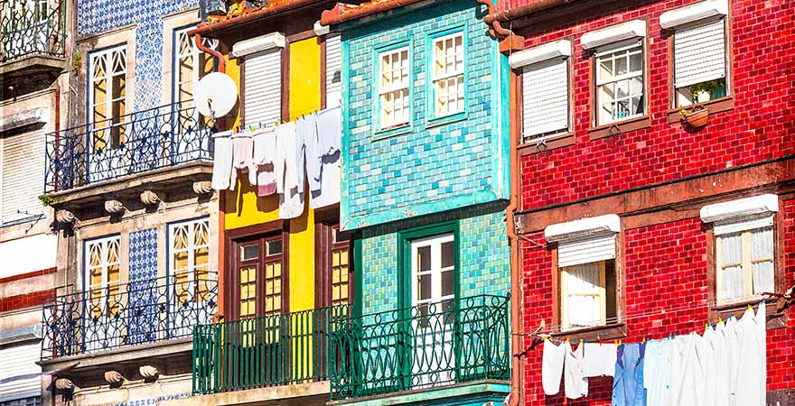 Bunte Häuser in Porto Ribeiro