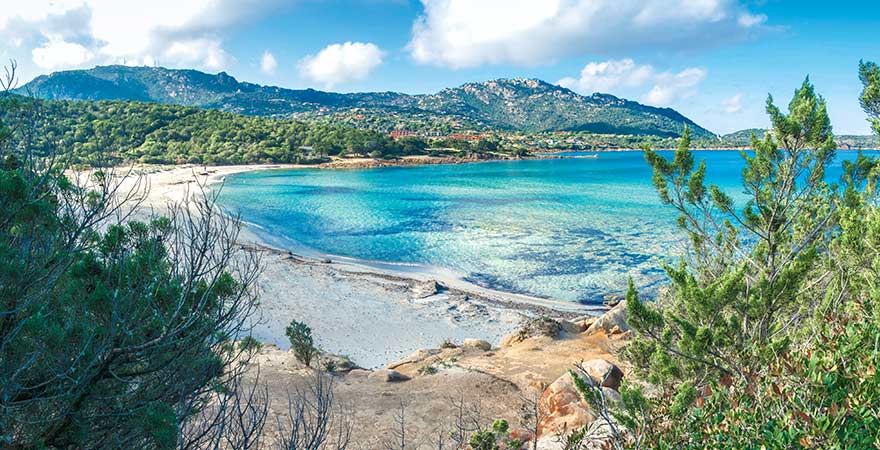Grande-Pevero-Strand an der Costa Smeralda auf Sardinien in Italien