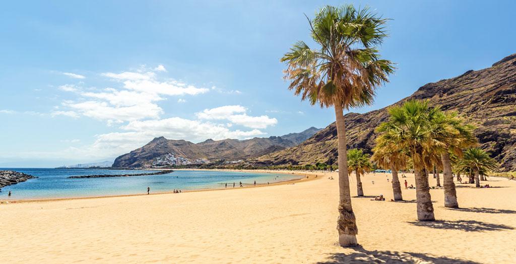 Playa de las Teresitas auf Teneriffa, Kanarische Inseln, Spanien