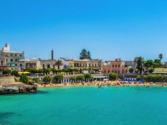 Santa Maria al Bagno Skyline in Apulien, Italien