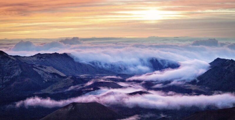 Haleakala Krater Nationalpark im Sonnenaufgang in Maui, Hawaii