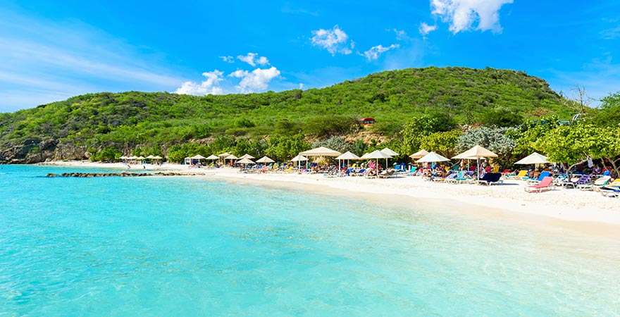 Porto-Marie-Strand auf Curaçao vom Wasser aus gesehen