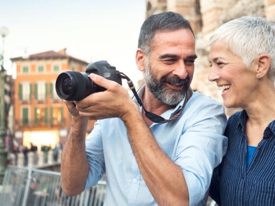 Paar mit Kamera in Verona, Italien
