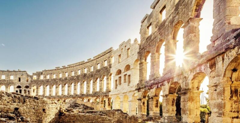 Pula Roman Amphitheatre im Sonnenschein