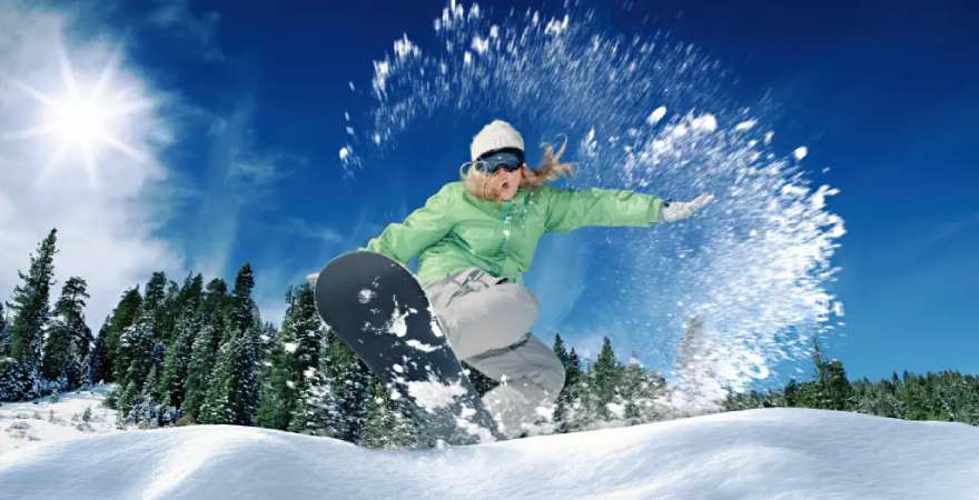 Snowboarder in den Alpen