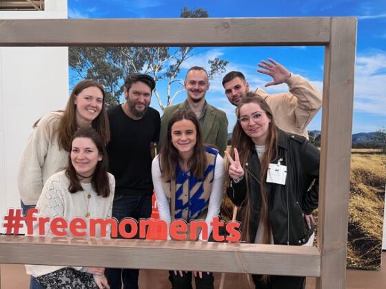 sonnenklar.TV Team Gruppenbild auf der free Messe