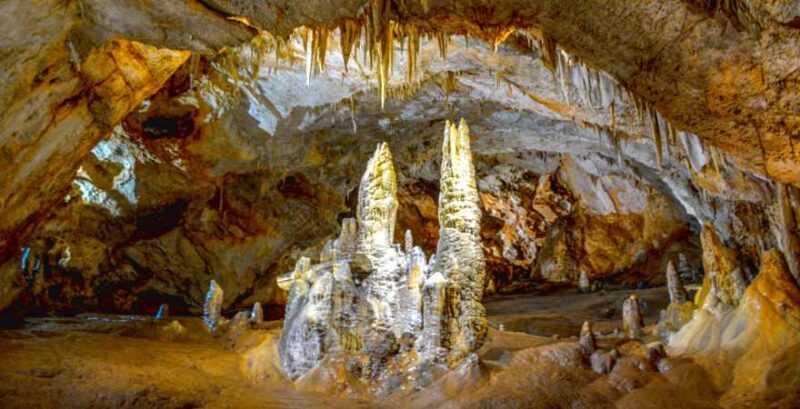 Montenegro Tipps: Das Innere einer Tropfsteinhöhle in Montenegro