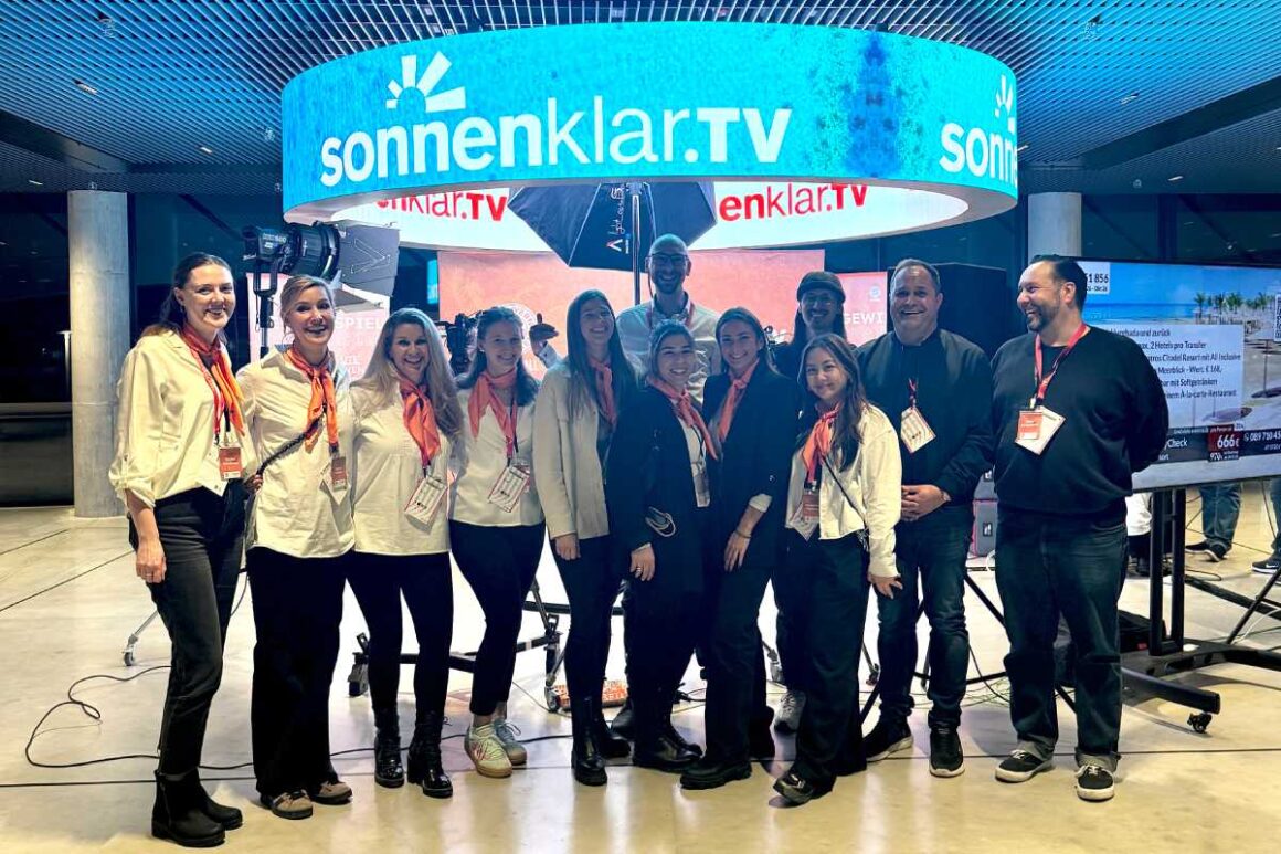 sonnenklar.TV-Team im mobilen TV-Studio in der SAP Arena