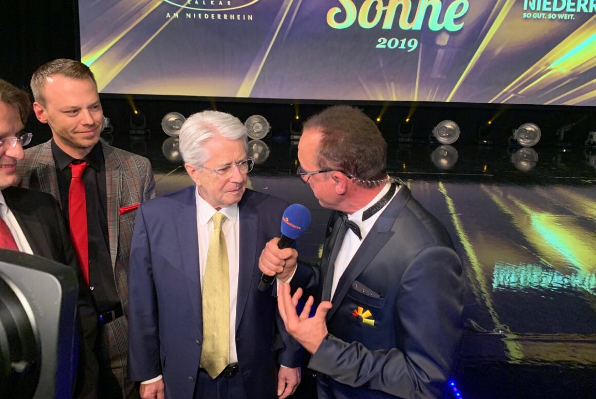Ulf-Dieter Kunstmann interviewt Frank Elstner auf der Goldenen Sonne 2019