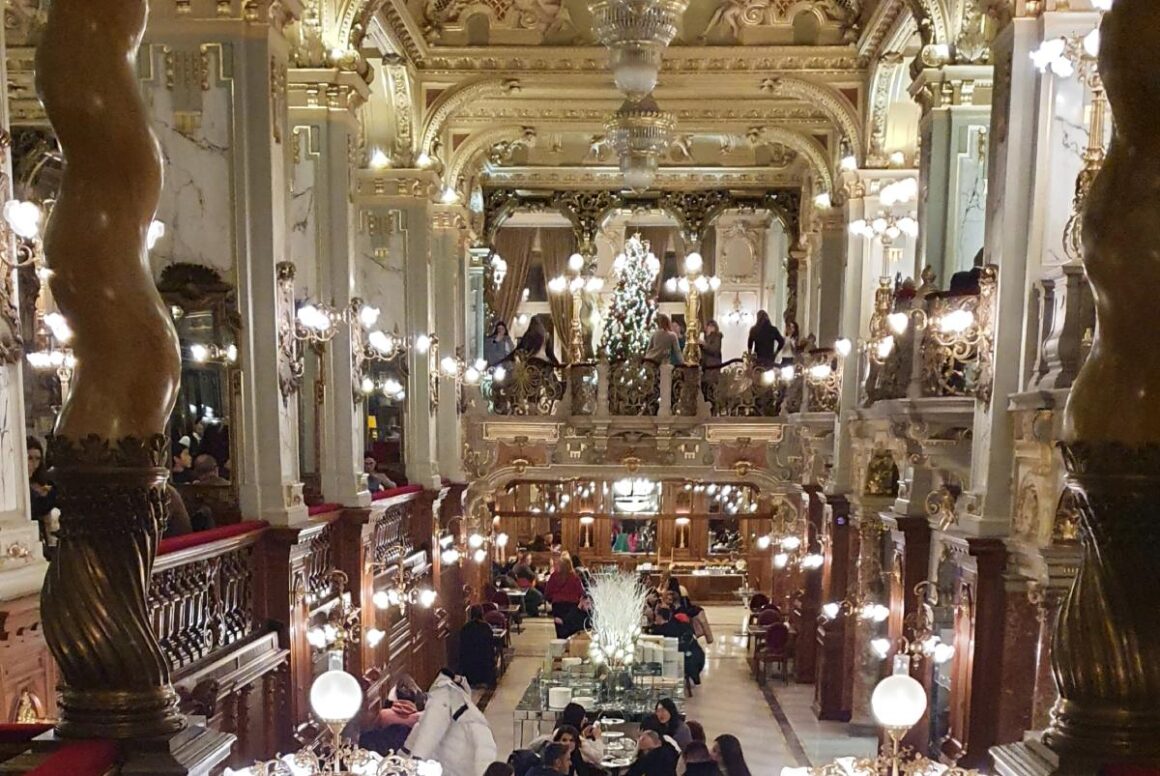 Innenansicht New York Cafe Budapest
