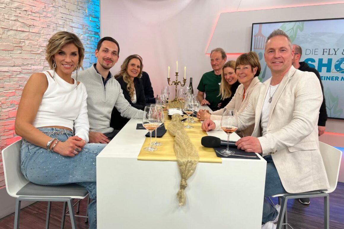 Fly and Help Show 2026 im sonnenklar.TV-Studio