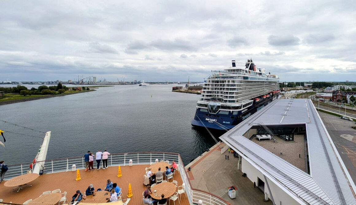Warnemünde Hafen AIDAmar & Mein Schiff 7