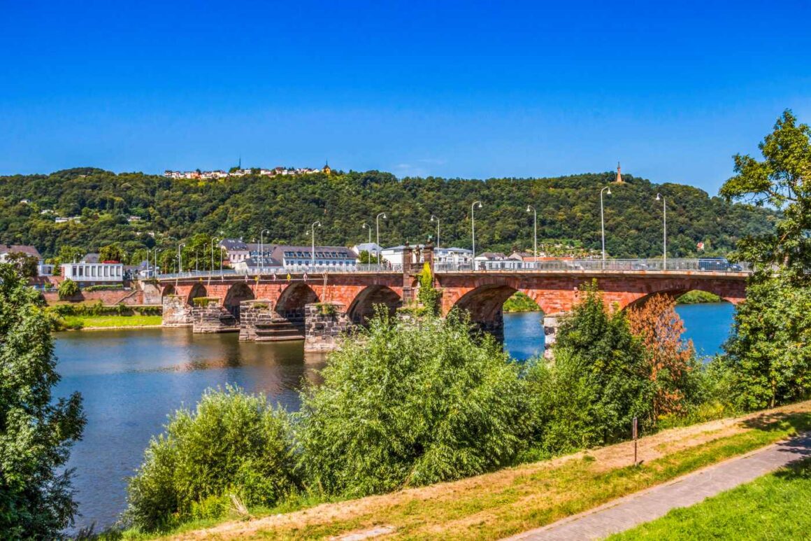 Die Römische Brücke in Trier an der Mosel