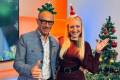 Sarah und Goofy im weihnachtlichen Look im Studio (2025)