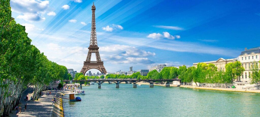 Eifelturm und Seine in Paris