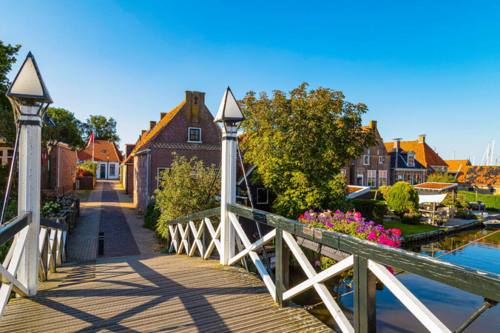 Grachten Dorf in den Niederlanden