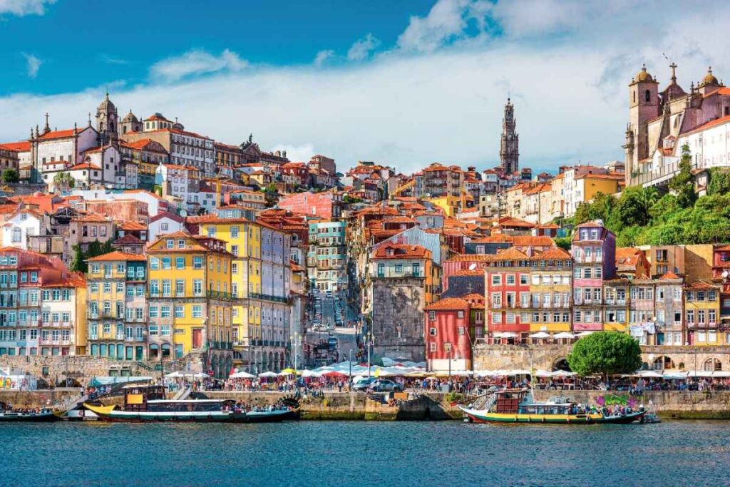 Blick auf Porto, Portugal, vom Wasser aus