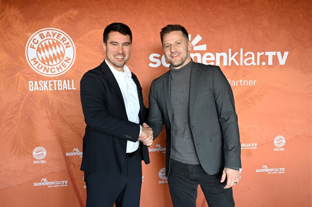 Adrian Sarmiento (CEO Business FC Bayern Basketball) und Kristijan Schellinger (Geschäftsführer Sonnenklar TV)