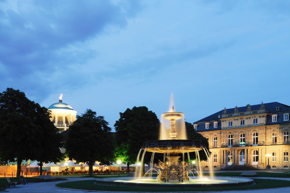 Stuttgart führt Übernachtungssteuer ab Juli 2026 ein Stuttgart bei abendlicher Stimmung