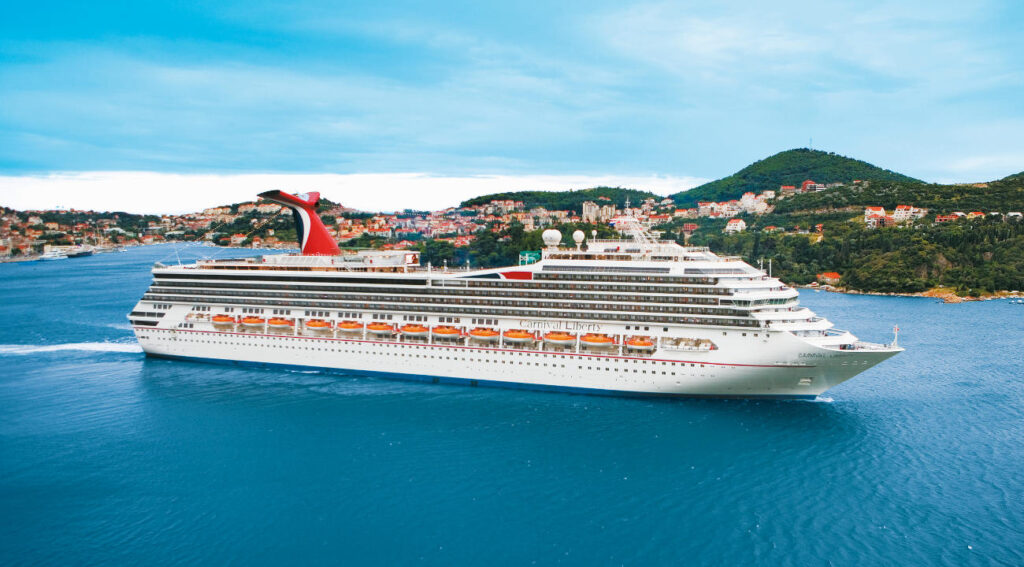 Carnival Cruise Line storniert Buchungen nach Preissystem-Update Carnival Liberty seitlich