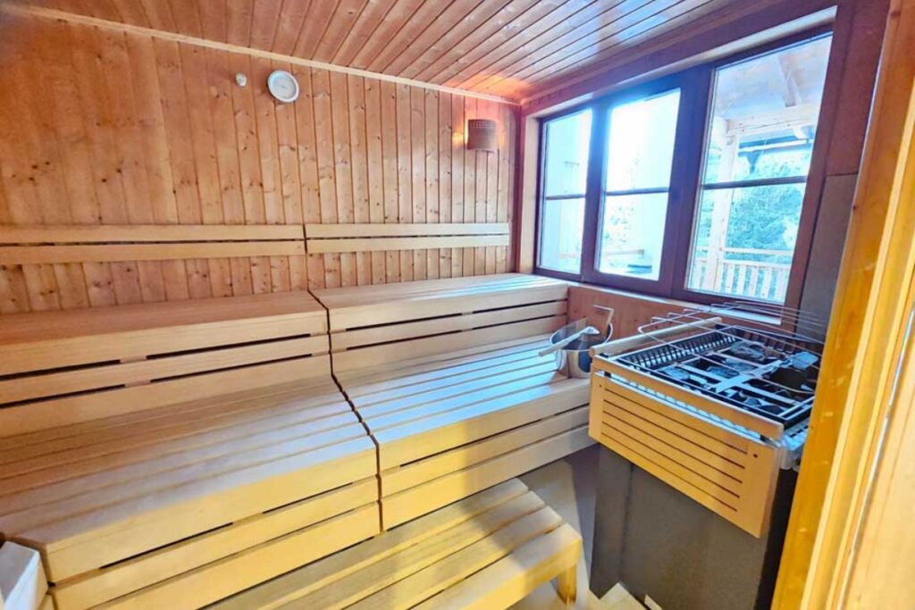 Sauna im Wellnessbereich Bergresort Gerlitzen, Österreich